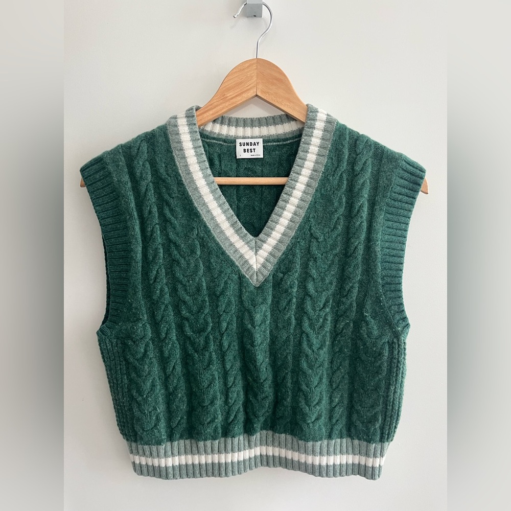 Aritzia Sunday Best Winston Sweater Vest (Small)